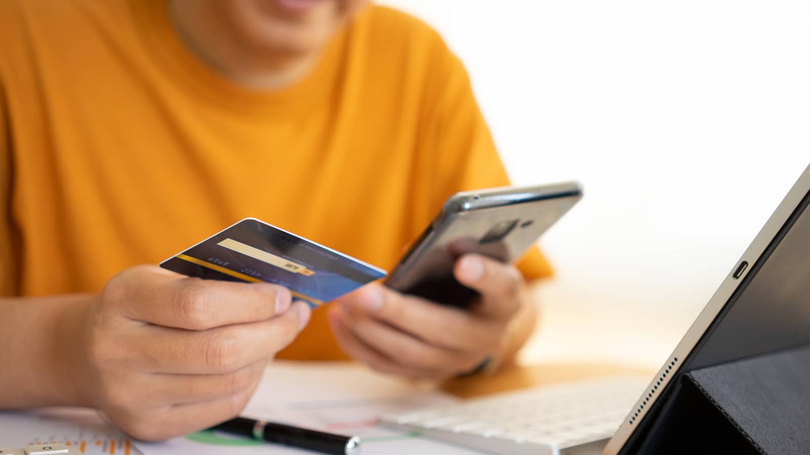Tu empresa pierde dinero si no pagas online (y lo sabes)